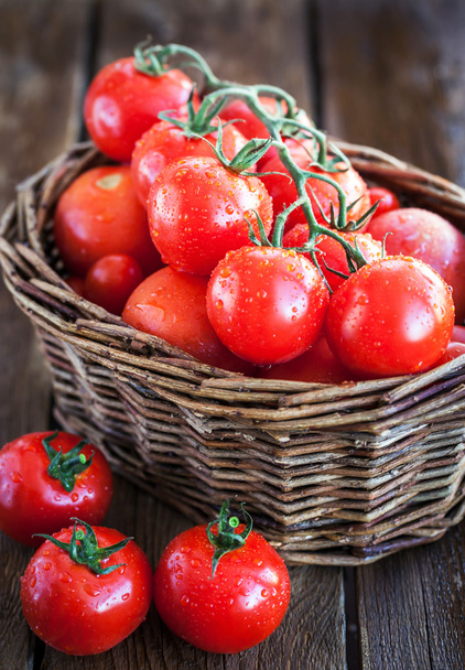 新鮮な熟したトマト - 写真・画像