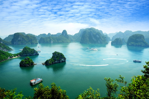 Bahía Halong en Vietnam. Unesco Patrimonio de la Humanidad. El lugar más popular en Vietnam
. - Foto, imagen