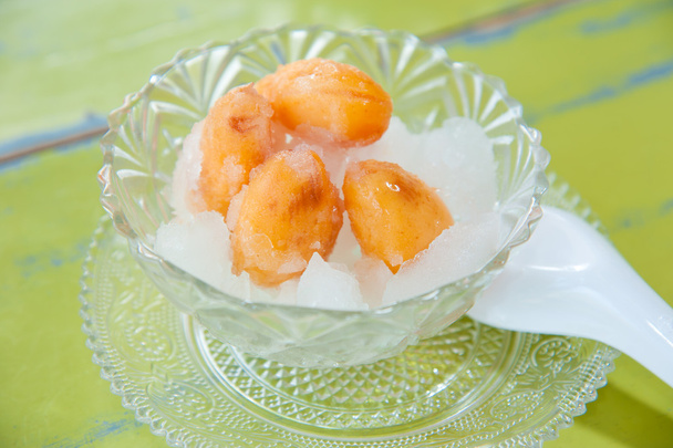 Sweet zachovat zalacca v sirupu a ledu: slavný a lahodné thajské stylu - Fotografie, Obrázek