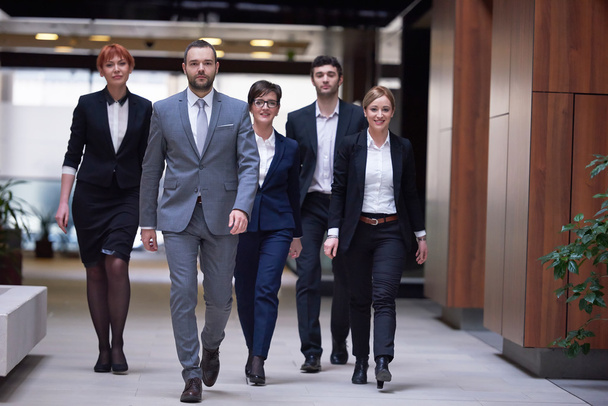 group of business people walking - Foto, afbeelding
