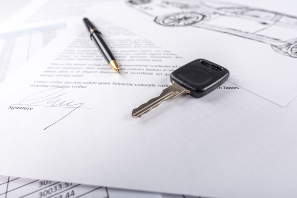 Autós kulcsok-ra dokumentum megállapodás - Fotó, kép