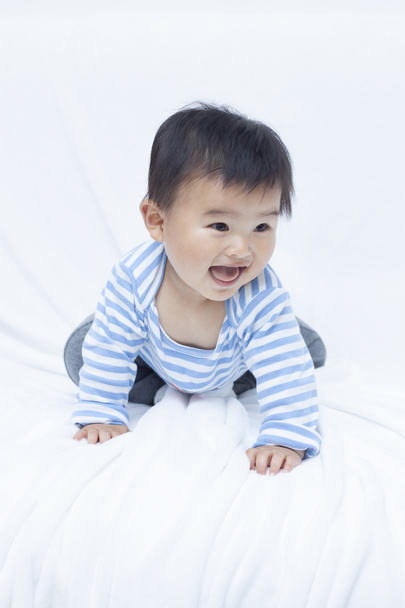 Κινέζικα χαριτωμένο μωρό αγόρι στο κοστούμι ναυτικών - Φωτογραφία, εικόνα