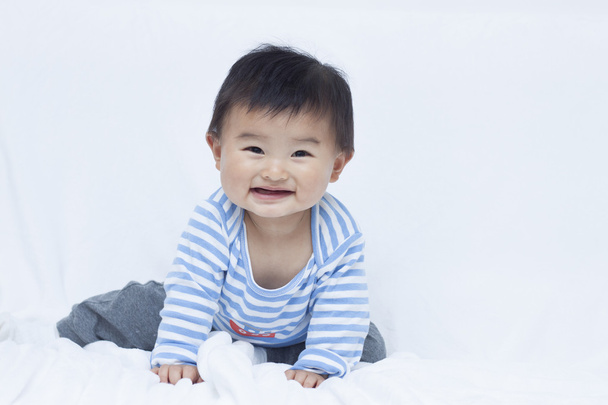 Mignon bébé garçon chinois en costume marin
 - Photo, image