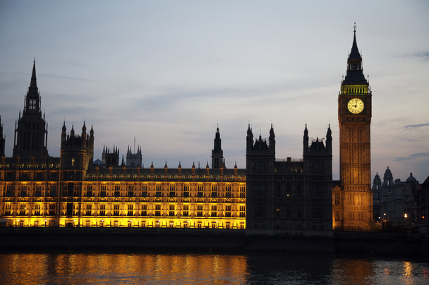 Big Ben e Westminster à noite
 - Foto, Imagem