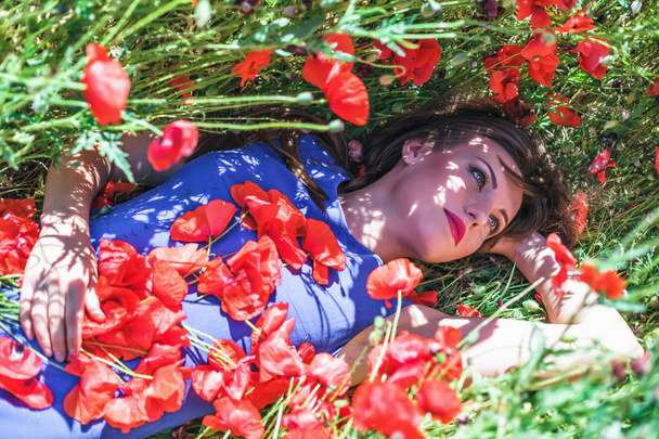 Girl with poppies - Fotografie, Obrázek