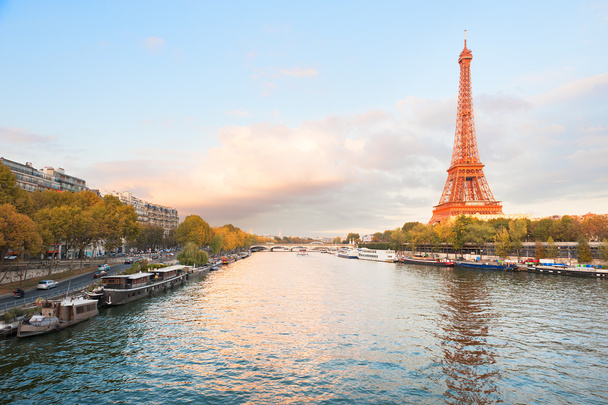 Orangefarbener Eiffelturm - Foto, Bild