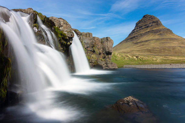 Los Kirkjufellsfoss en Islandia
 - Foto, Imagen