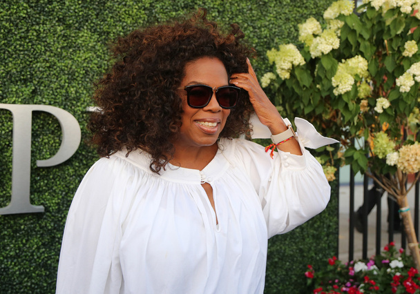 Oprah Winfrey attends US Open 2015 tennis match between Serena and Venus Williams - Foto, immagini