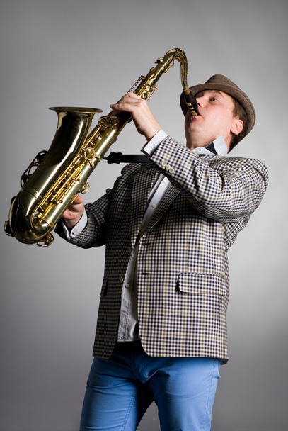 Saxophonist playing - Zdjęcie, obraz