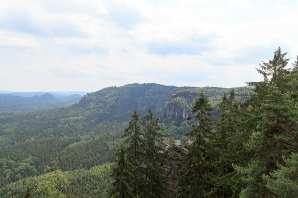 Panorama vista de Carolafelsen, Affensteine em Saxon Suíça
 - Foto, Imagem