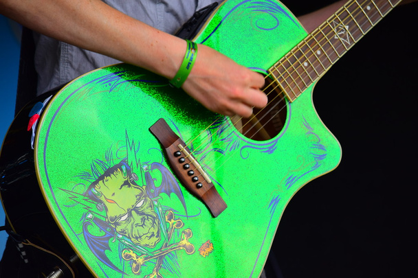 zelený kytara - Fotografie, Obrázek