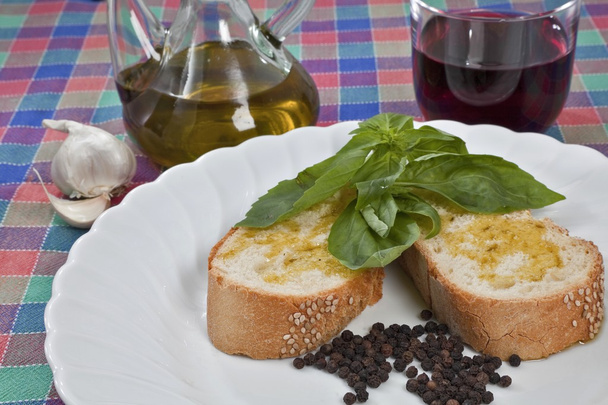 kenyér és az olívaolaj - Fotó, kép