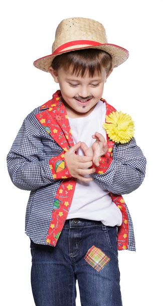 niño con sombrero de paja posando
 - Foto, Imagen