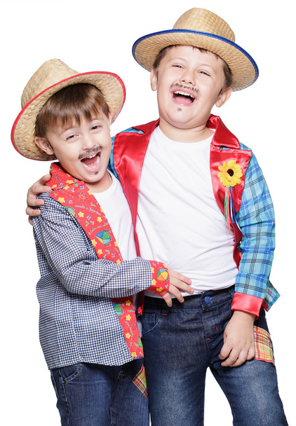jongens dragen stro hoeden poseren - Foto, afbeelding