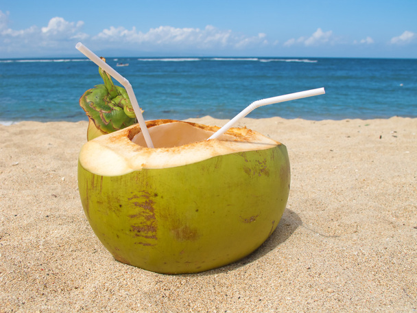 Coconut cocktail - 写真・画像