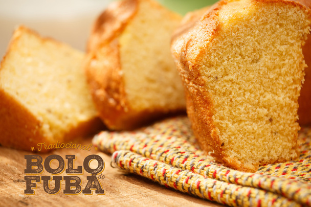 Παραδοσιακή βραζιλιάνικη FUBA την τούρτα - Φωτογραφία, εικόνα
