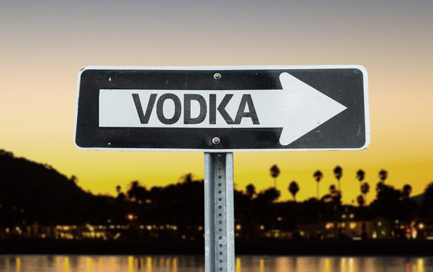 Wodka richting teken - Foto, afbeelding