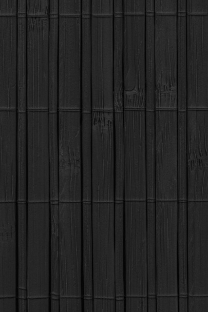 Bambusmatte gebleicht und schwarz gefärbt Grunge Textur Probe - Foto, Bild
