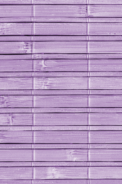 Bamboe Mat gebleekt en gekleurd bleke paarse Grunge textuur monster - Foto, afbeelding