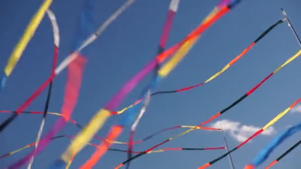 Multi-színes szalag zászlók - Felvétel, videó