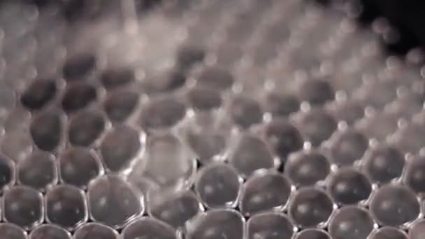 Hab buborékok absztrakt fekete háttér - Felvétel, videó