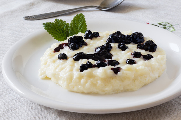 rice pudding with blueberry cream - Zdjęcie, obraz