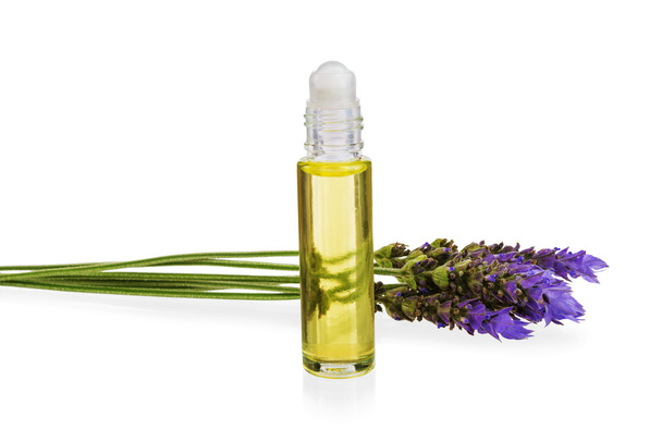 essential oil and lavender flowers - Fotoğraf, Görsel
