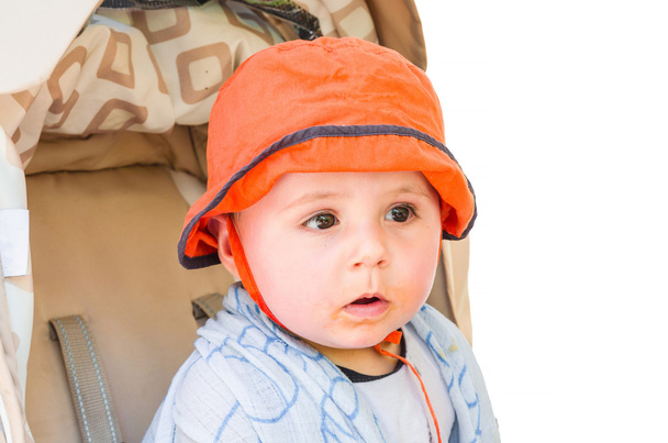 Bebé con gorra naranja
 - Foto, Imagen