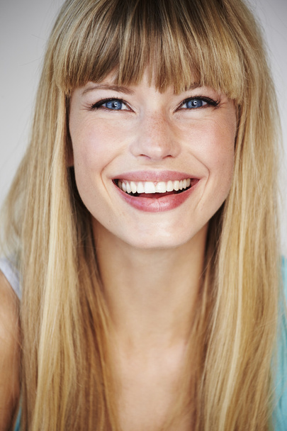 Smiling young woman - 写真・画像