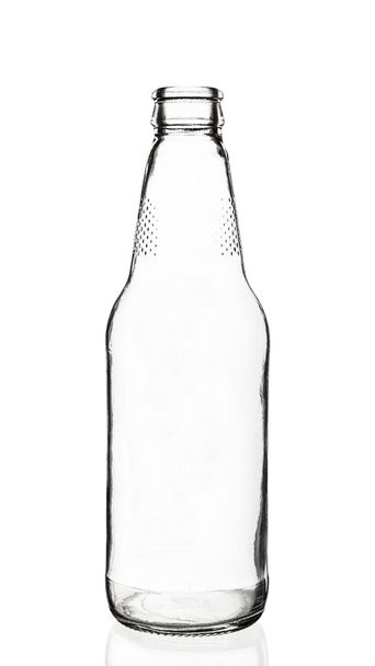 Beyaz arka planda izole edilmiş boş cam şişe - Fotoğraf, Görsel