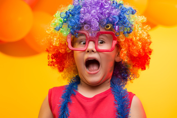 Criança se divertindo no Carnaval
 - Foto, Imagem