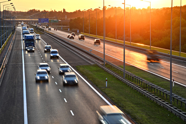 Vier lane controlled-access highway in Polen - Foto, afbeelding