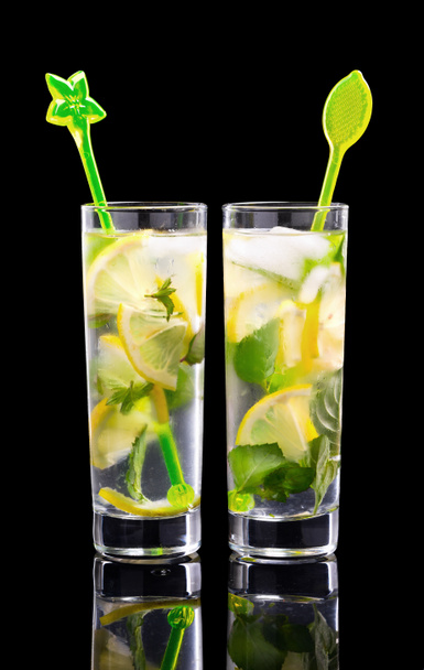 Víz citrommal és mentával - Fotó, kép