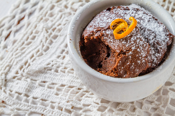 Chocolate orange muffin in white bowl - Zdjęcie, obraz