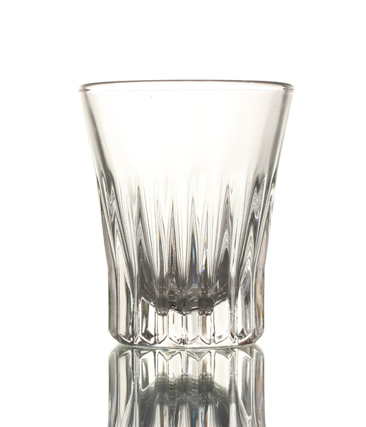 ein leeres Weinglas isoliert auf weiß - Foto, Bild