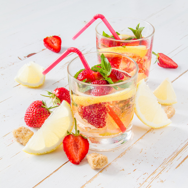 Strawberry lemonade and ingredients - Zdjęcie, obraz
