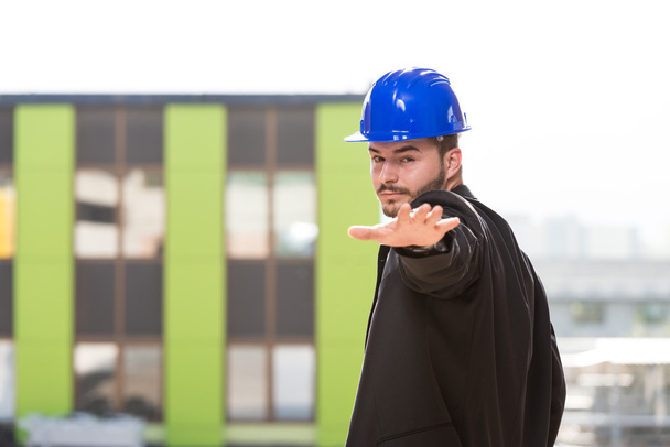 Young Construction Worker In Hard Hat - Fotografie, Obrázek