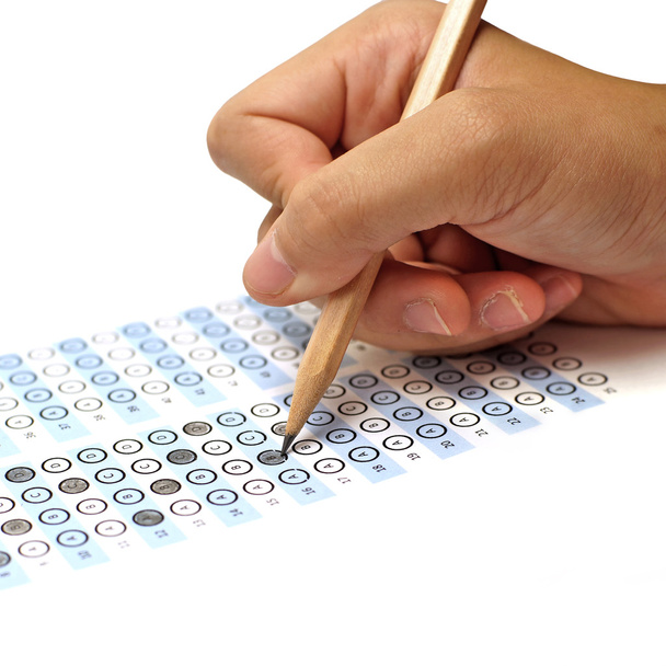 pontuação de teste de folha de resposta com lápis
 - Foto, Imagem