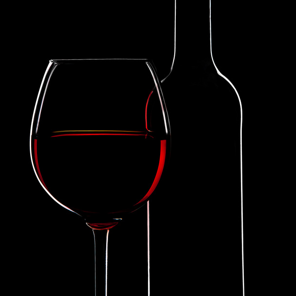 Silhouette wein glas rotwein weinflasche tropfen blasen alkohol - Foto, immagini