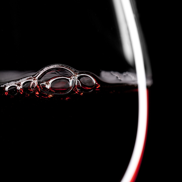 Silueta wein glas rotwein weinflasche tropfen blasen alkohol
 - Foto, Imagen