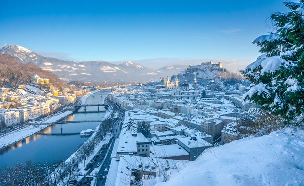 Salzburg Panorama s pevnosti Hohensalzburg v zimě, Salzburg - Fotografie, Obrázek
