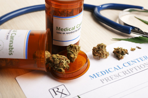 Medical prescription with dry cannabis - Foto, Imagem