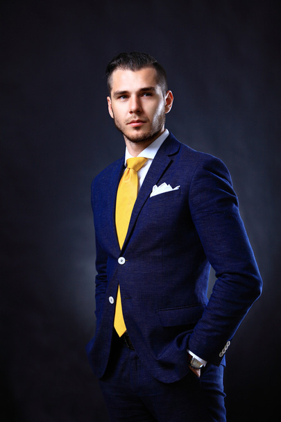 Handsome young business man - Foto, afbeelding