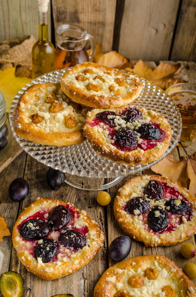 Traditional Czech cake with plums and prunes - Foto, Bild