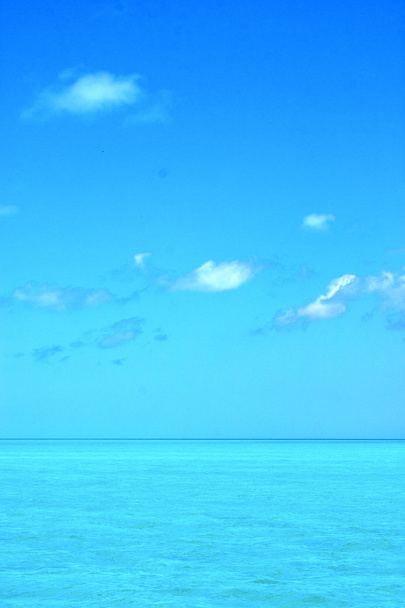 Земля волна в голубой капле солнечный день
 - Фото, изображение
