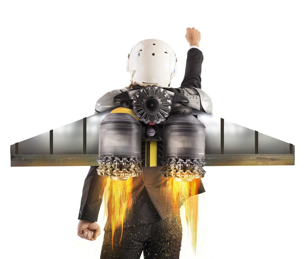 Mann fliegt mit leistungsstarker Turbine - Foto, Bild