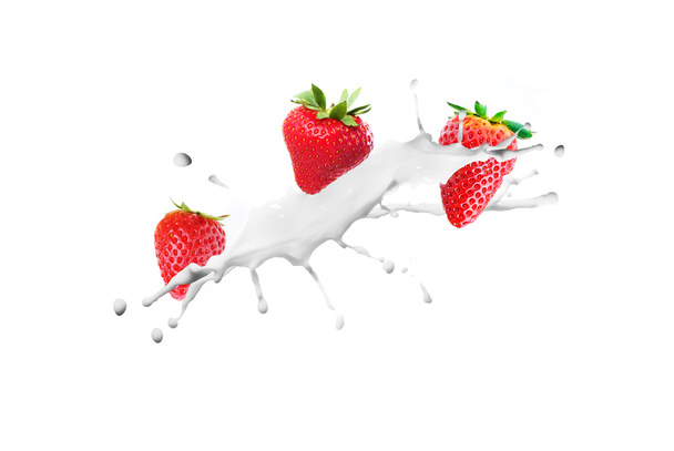 Milk splash on strawberries - Foto, Imagem