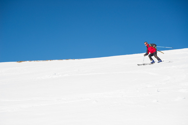 Síelés a fenséges olasz alpesi ív - Fotó, kép