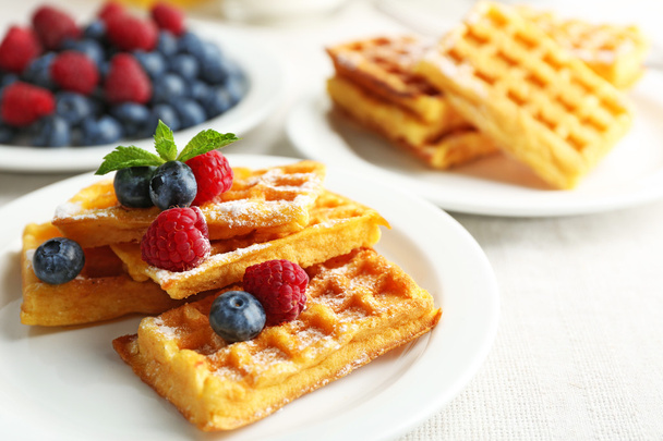 Sweet homemade waffles with forest berries - Foto, Imagem
