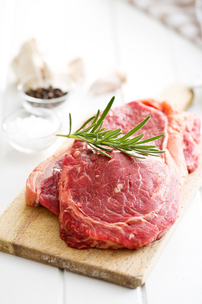 fresh raw beef - Фото, изображение